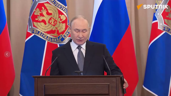 Putin addresses the Federal Security Service board meeting - Sputnik International