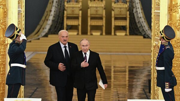Russian President Vladimir Putin and  Belarusian President Alexander Lukashenko - Sputnik International