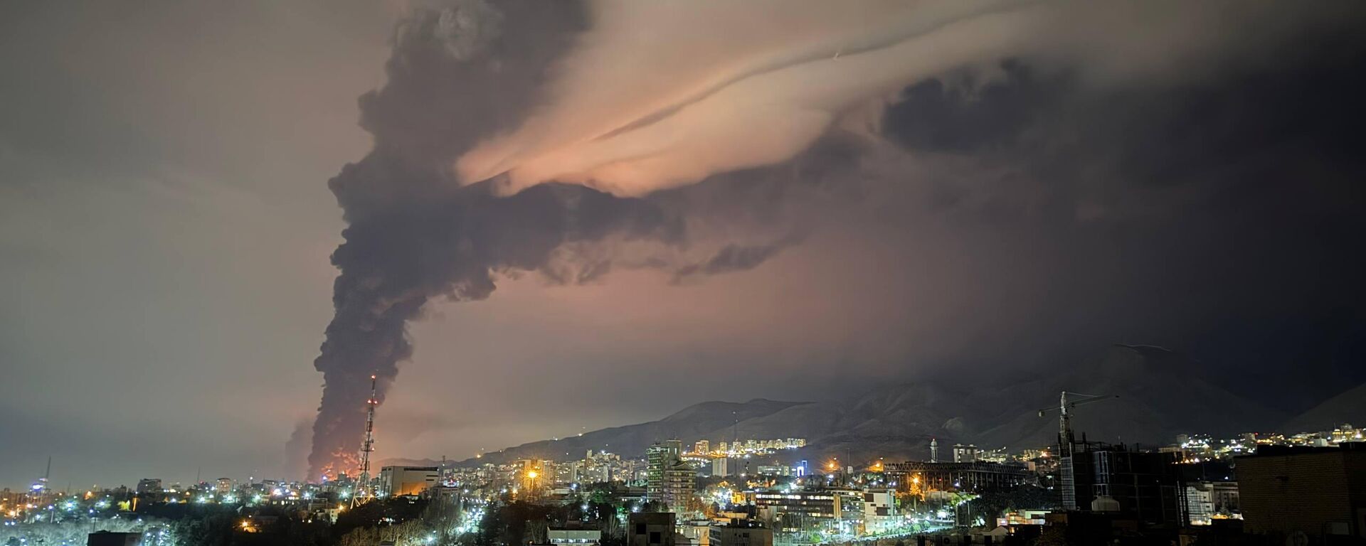 Explosion at Shahran oil depot facility in western Tehran - Sputnik International, 1920, 09.03.2026