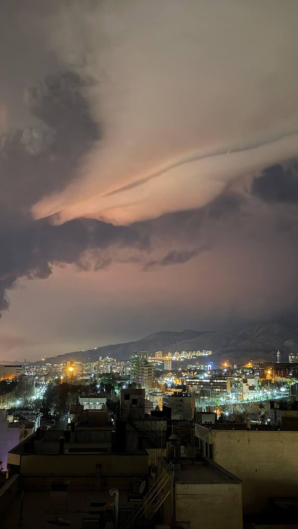 Explosion at Shahran oil depot facility in western Tehran - Sputnik International