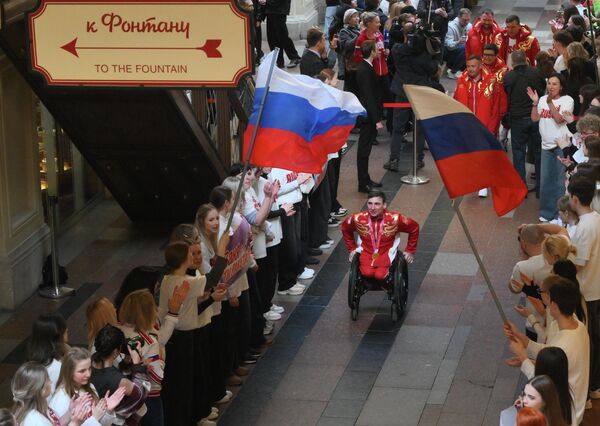 Two-time Olympic champion Ivan Golubkov during the ceremony honoring Russian athletes at GUM. - Sputnik International