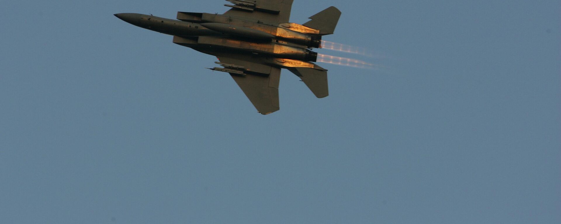 A US F-15 fighter jet. File photo - Sputnik International, 1920, 05.04.2026