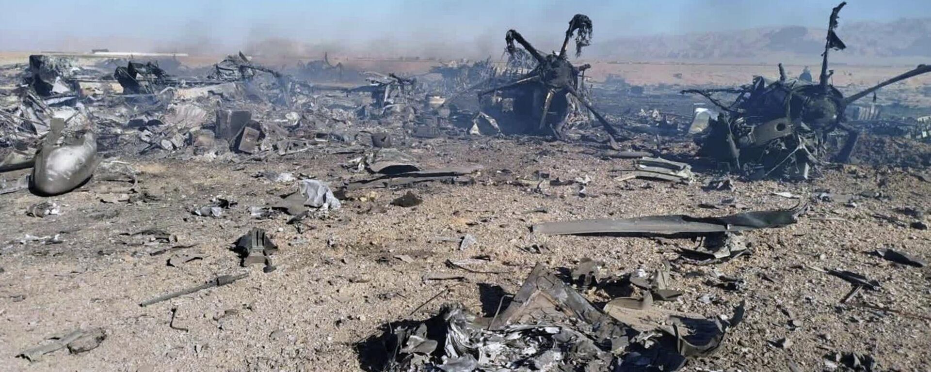 In this image provided by Sepahnews, the Iranian Revolutionary Guard's official website, wreckage is shown at what Iran's state TV claimed was the site of a downed American transport plane and two helicopters involved in a rescue operation, in Isfahan province, Iran, April, 2026 - Sputnik International, 1920, 06.04.2026