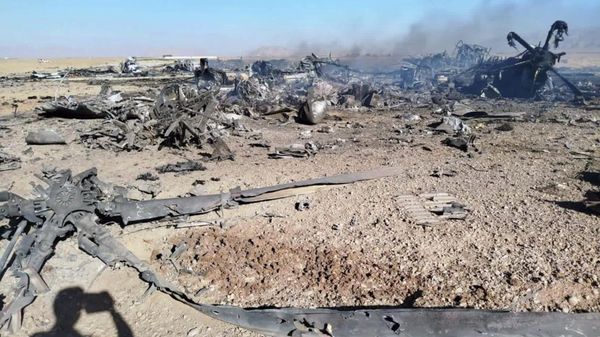 In this image provided by Sepahnews, the Iranian Revolutionary Guard's official website, wreckage is shown at the site of a downed American transport plane and two helicopters involved in a rescue operation, in Isfahan province, Iran, April, 2026 - Sputnik International