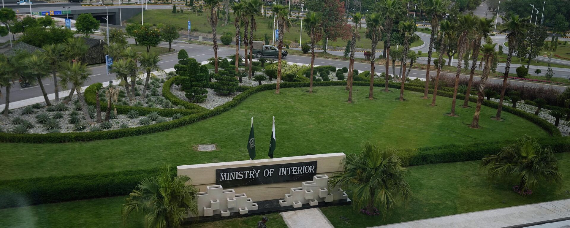 Paramilitary soldiers secure an area ahead of the US-Iran talks in Islamabad, Pakistan, Saturday, April 11, 2026 - Sputnik International, 1920, 11.04.2026