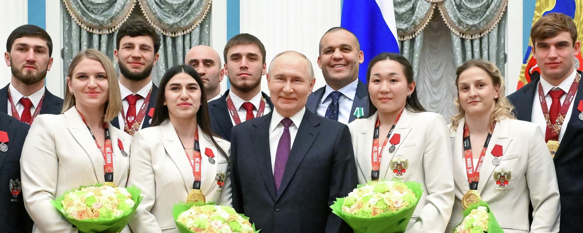 Russian President Vladimir Putin meets athletes and Boxing Federation of Russia's representatives. April 22, 2026 - Sputnik International, 1920, 22.04.2026