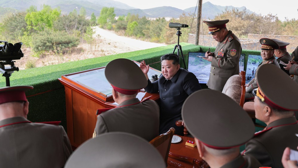 Kim Jong-un oversees mortar live-fire drill marking the 94th anniversary of the Korean People’s Revolutionary Army - Sputnik International
