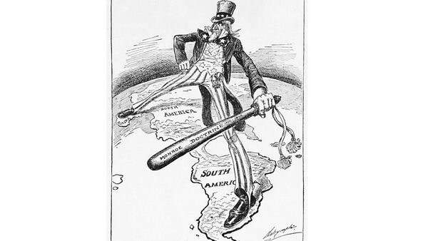 Monroe Doctrine cartoon showing the figure of Uncle Sam towering over the Western Hemisphere, one foot in North America and the other in South America. - Sputnik International