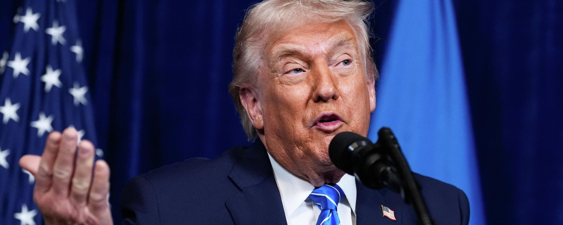 President Donald Trump speaks during a joint news conference with Volodymyr Zelensky following a meeting at his Mar-a-Lago club, Sunday, Dec. 28, 2025, in Palm Beach, Fla - Sputnik International, 1920, 08.05.2026