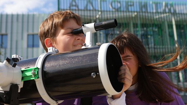 Students attend classes at the regional center for identifying and supporting gifted children in Belgorod. - Sputnik International