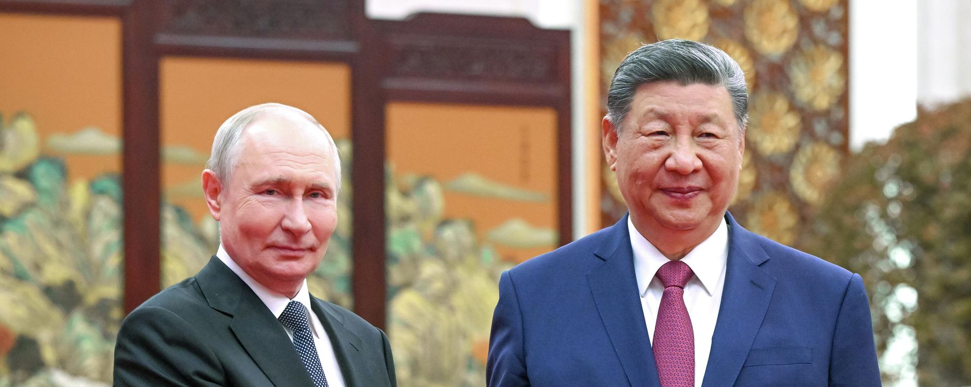 Russian President Vladimir Putin and Chinese President Xi Jinping drink tea during a meeting at the Great Hall of the People in Beijing. Russian President Vladimir Putin and Chinese President Xi Jinping drink tea during a meeting at the Great Hall of the People in Beijing. - Sputnik International, 1920, 15.06.2026