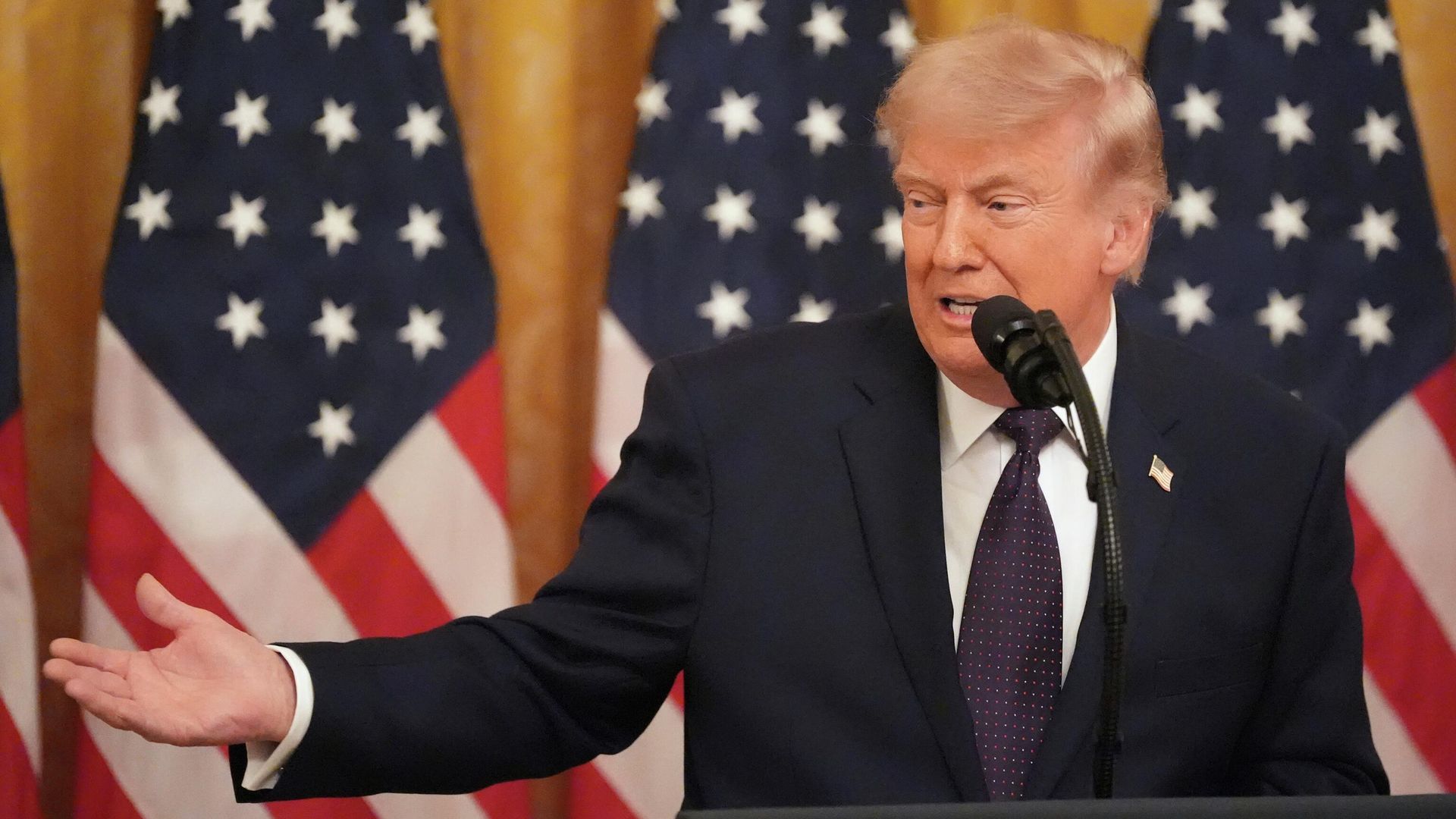 President Donald Trump speaks during the swearing in of Kevin Warsh as Chairman of the Federal Reserve in the East Room of the White House, Friday, May 22, 2026, in Washington President Donald Trump speaks during the swearing in of Kevin Warsh as Chairman of the Federal Reserve in the East Room of the White House, Friday, May 22, 2026, in Washington - Sputnik International, 1920, 21.07.2026