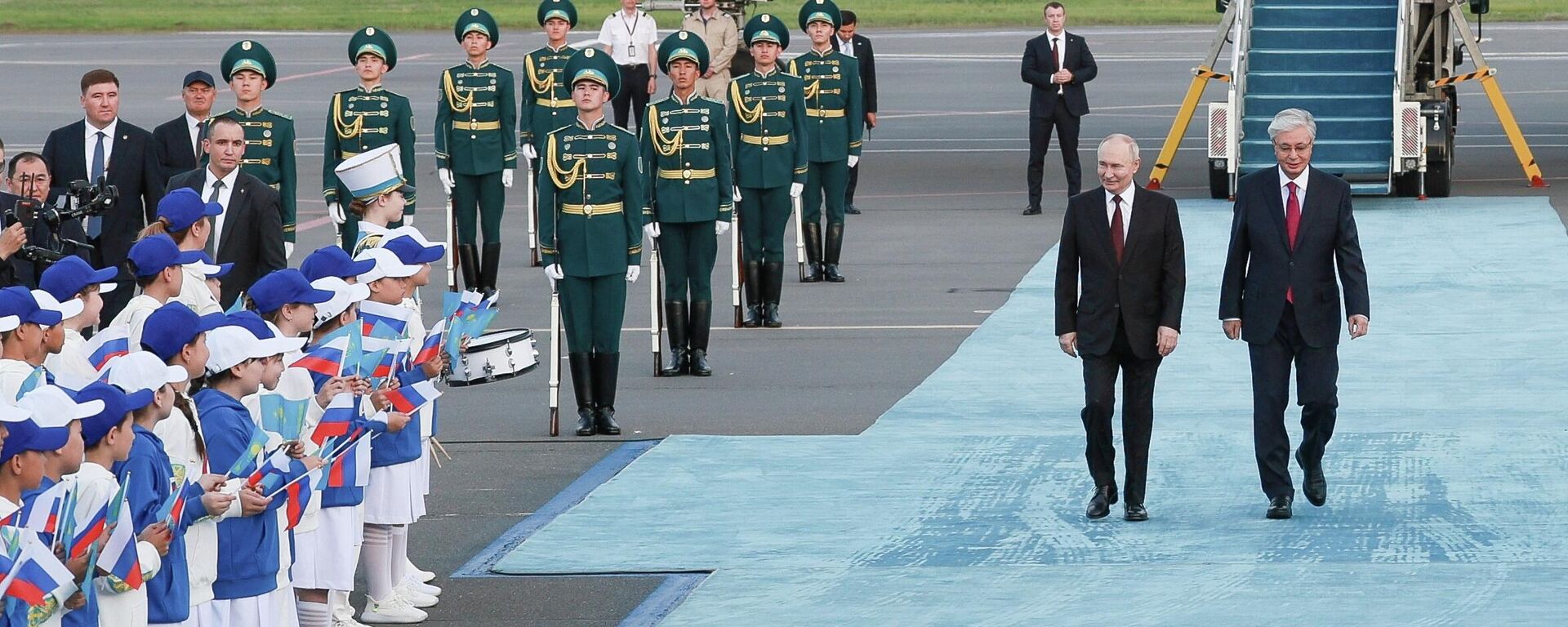 Russian President Vladimir Putin and Kazakh President Kassym-Jomart Tokayev, May 27 - Sputnik International, 1920, 27.05.2026