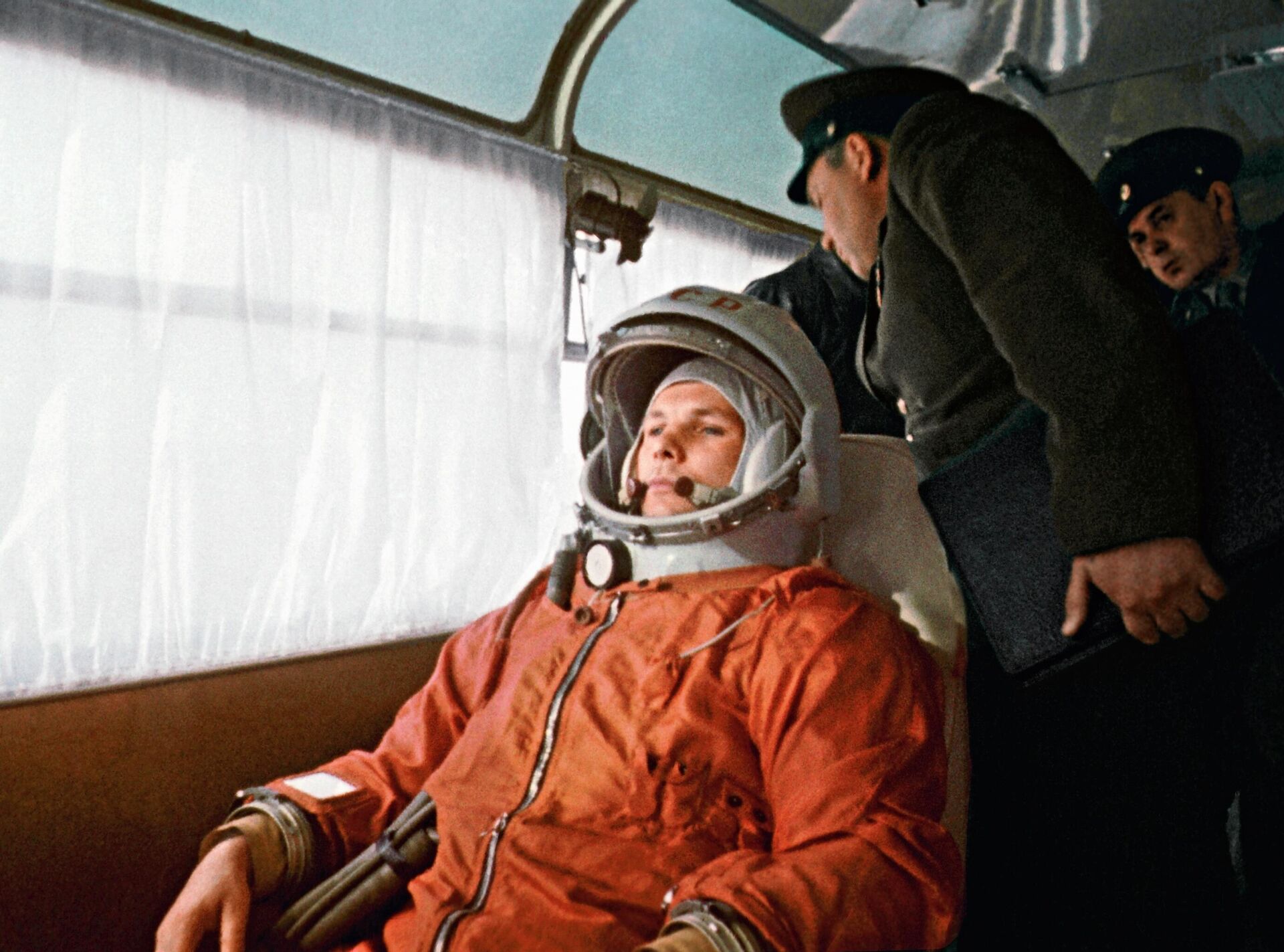 Cosmonaut Yuri Gagarin on a bus heading to the launch pad at the Baikonur Cosmodrome. April 12, 1961 - Sputnik International, 1920, 29.05.2026