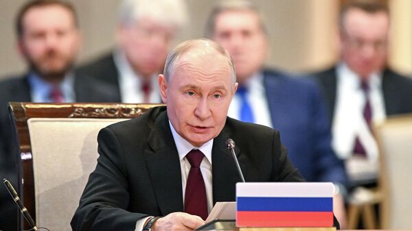 Russian President Vladimir Putin during a meeting of the Supreme Eurasian Economic Council - Sputnik International