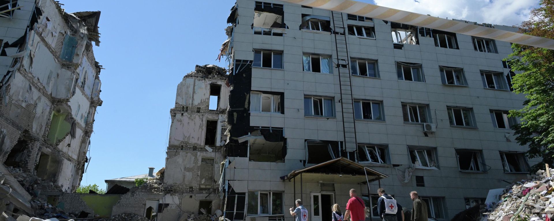 Red Cross representatives visit the site of the Starobelsk tragedy - Sputnik International, 1920, 06.07.2026