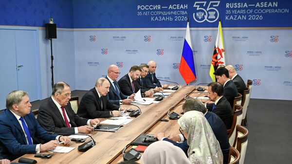 Russian President Vladimir Putin and Sultan of Brunei Hassanal Bolkiah meet at the Russia-ASEAN summit in Kazan. June 17, 2026 - Sputnik International