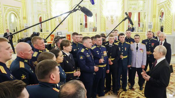 Russia Pressing Enemy Along Ukraine Front Line — Putin
