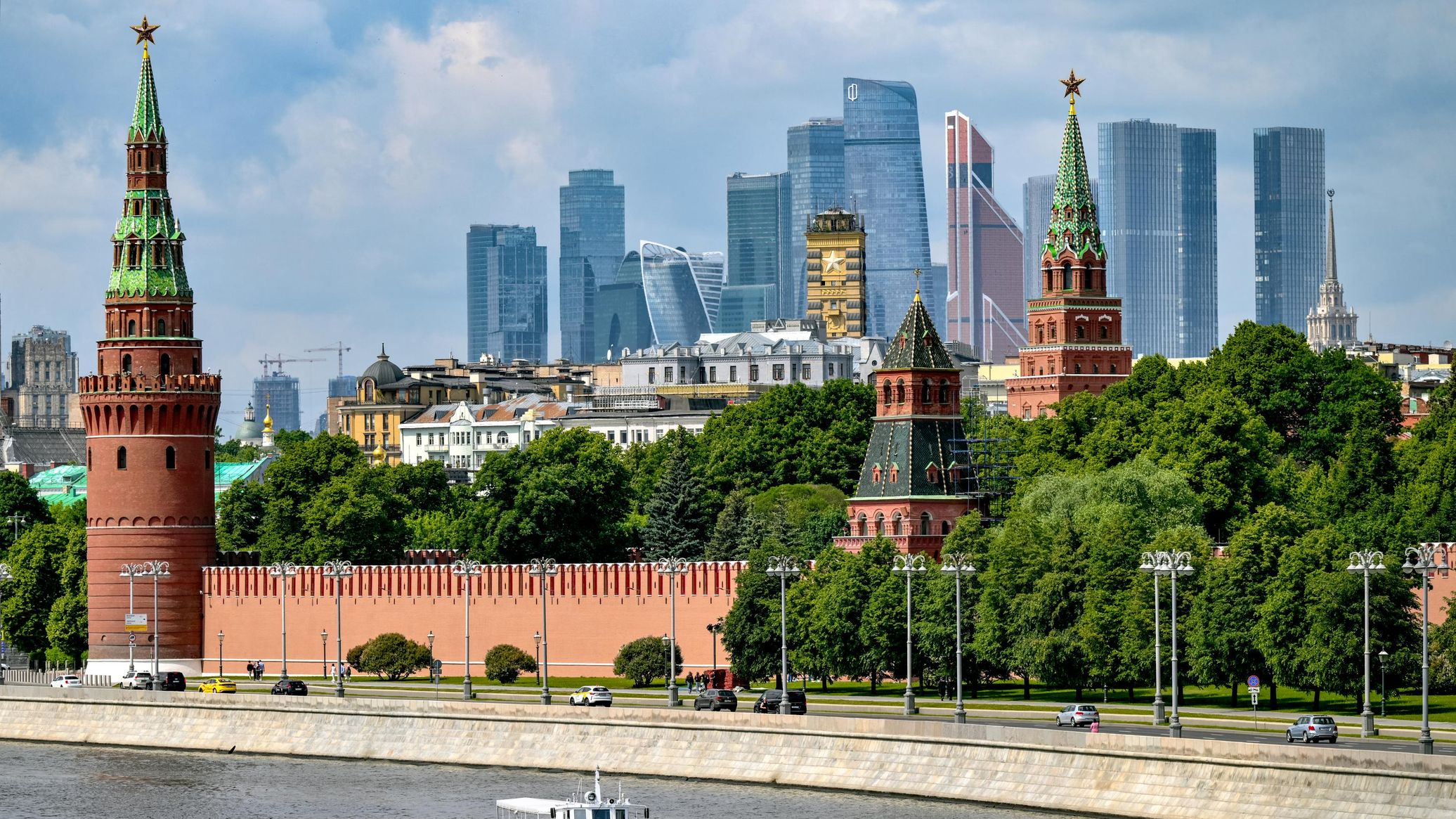 Russia Surges Into World`s Top Two Ranking for Fastest-Growing Household Wealth