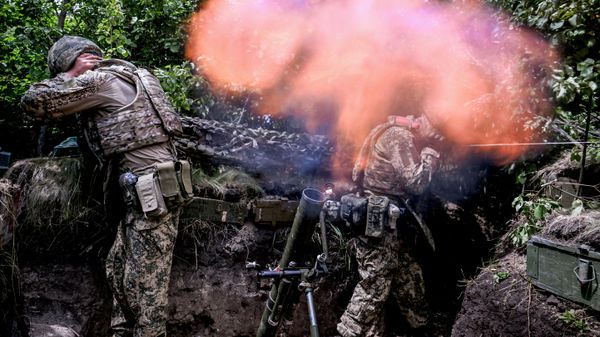 Combat training of mortar crews from Russia's Tsentr Battlegroup on the Dnepropetrovsk region - Sputnik International