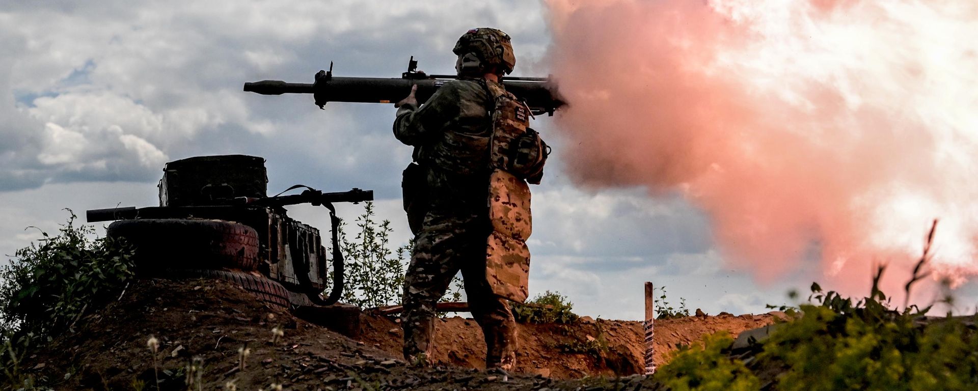 Assault units of the Volki Reconnaissance and Assault Brigade, part of the Volunteer Corps, conduct combat training in the Lugansk People's Republic. - Sputnik International, 1920, 15.09.2026