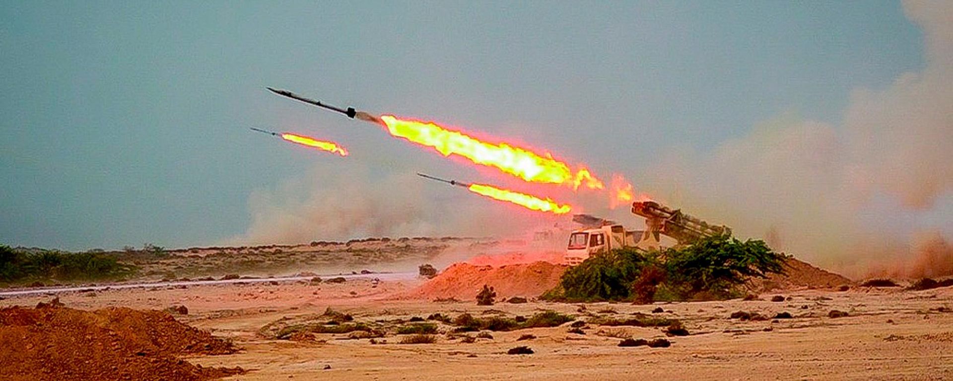 In this photo released Tuesday, July 28, 2020, by Sepahnews, missiles are fired in a Revolutionary Guard military exercise - Sputnik International, 1920, 20.07.2026