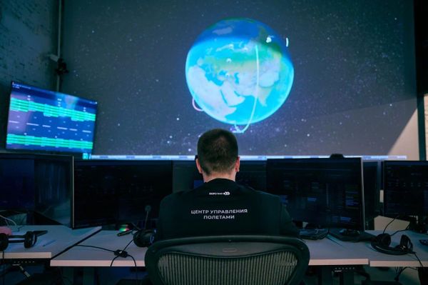 Employee at Bureau 1440’s Mission Control Center - Sputnik International