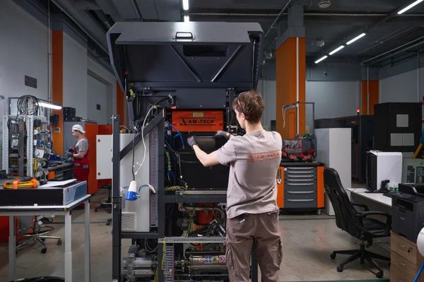 A worker at Moscow's Digital Factory - Sputnik International