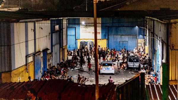 Migrants spend the night on the streets after crossing from Morocco into the Spanish enclave of Ceuta, Friday, July 31, 2026 - Sputnik International