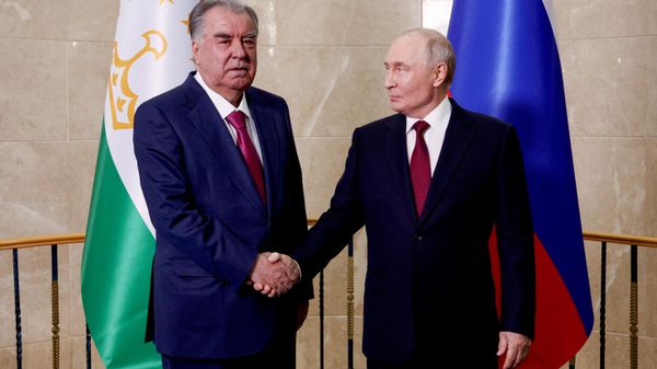Russian President Vladimir Putin during a meeting with Tajik President Emomali Rahmon - Sputnik International