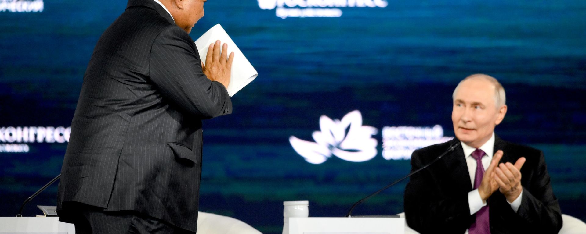 Russian President Vladimir Putin and Indonesian President Prabowo Subianto at the plenary session of the Eastern Economic Forum (EEF) Russian President Vladimir Putin and Indonesian President Prabowo Subianto at the plenary session of the Eastern Economic Forum (EEF) - Sputnik International, 1920, 03.09.2026