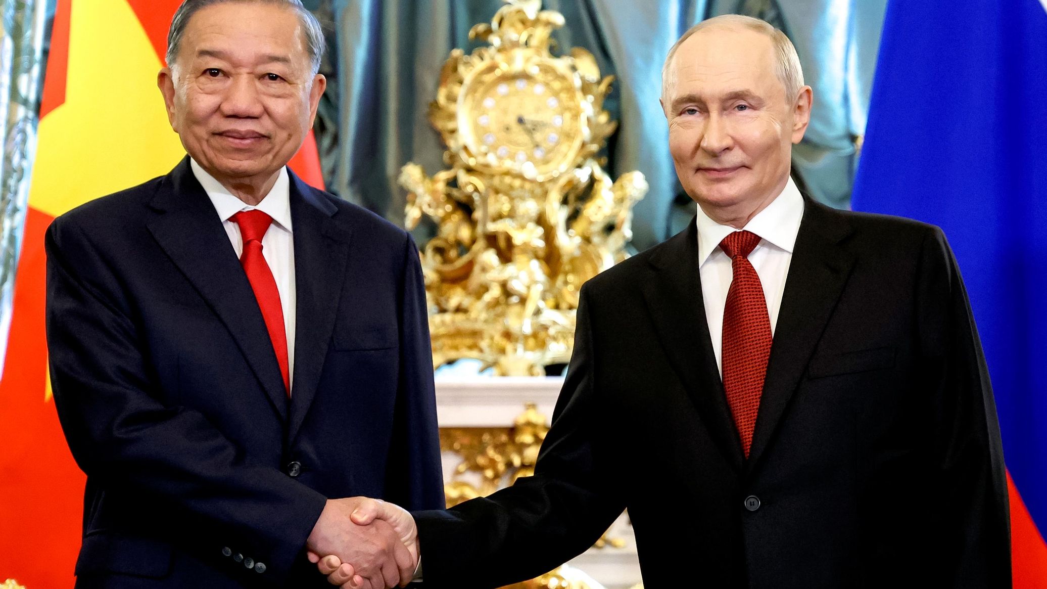 Putin Calls Conversation With Vietnam`s President Productive, Says Key Issues Discussed
