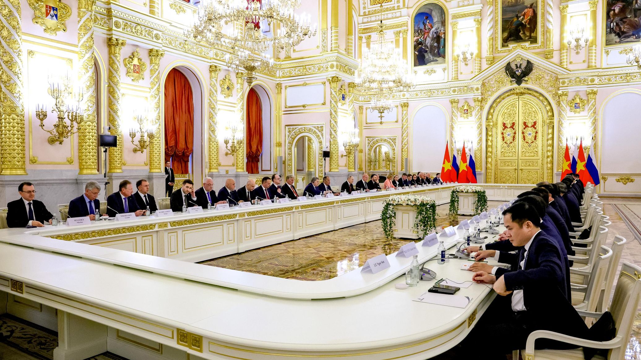 Russia, Vietnam Switching to National Currencies in Mutual Trade - Putin