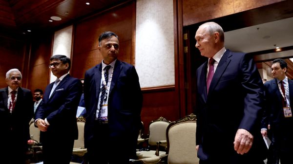 Russian President Vladimir Putin attends a meeting with Indian Prime Minister Narendra Modi on the sidelines of the BRICS summit in New Delhi, India - Sputnik International