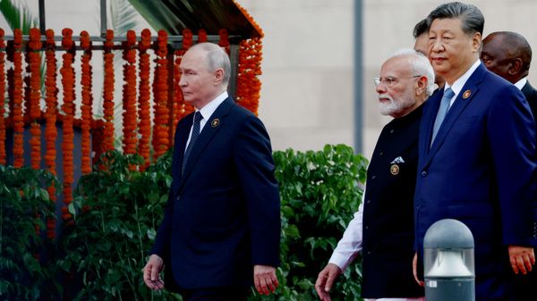 Russian President Vladimir Putin, Indian Prime Minister Narendra Modi and Chinese President Xi Jinping - Sputnik International