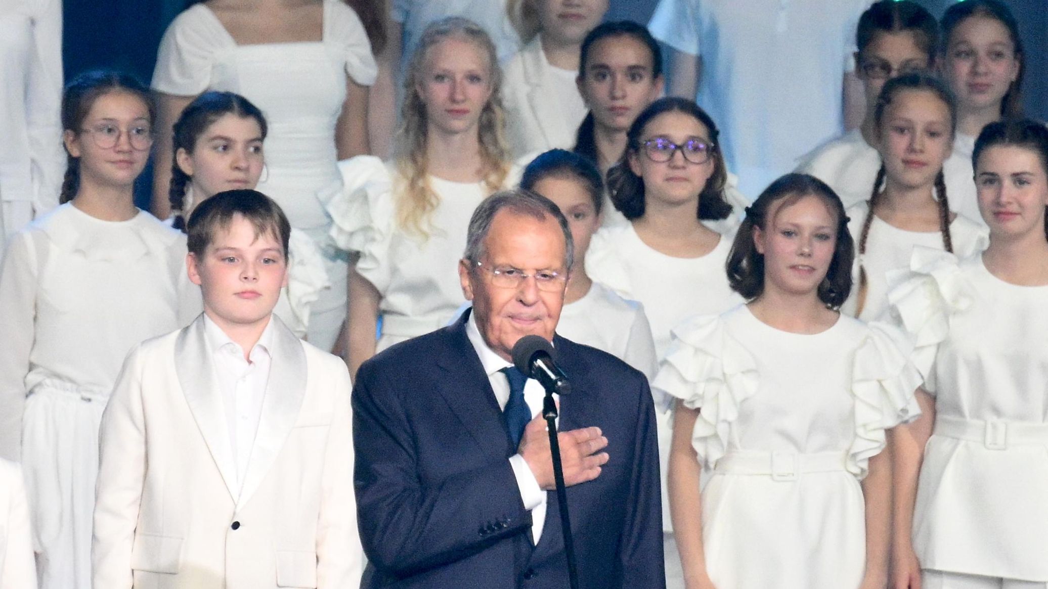 Lavrov Calls Int`l Youth Festival Unique Platform for Friendship, Exchange of Experience