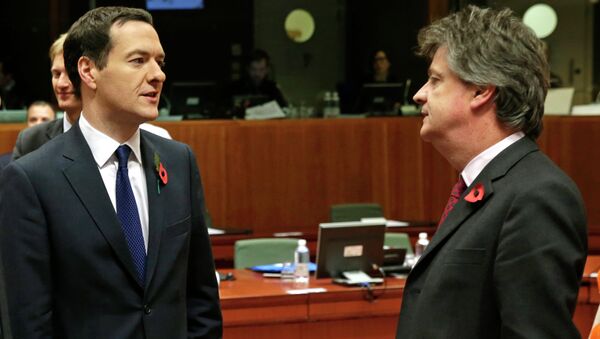 British Chancellor of the Exchequer George Osborne, left, talks with European Commissioner for Financial Stability and Financial Services Jonathan Hill - Sputnik International