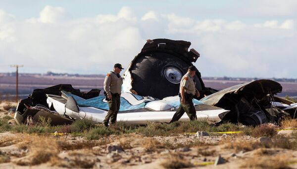 The Virgin Galactic's SpaceShipTwo space tourism rocket exploded Friday, Oct. 31, 2014, during a test flight, killing a pilot aboard and seriously injuring another while scattering wreckage in Southern California's Mojave Desert, witnesses and officials said.  - Sputnik International