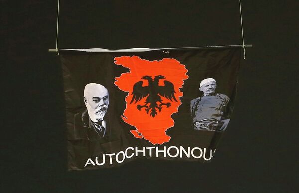 The Albanian nationalist flag over the pitch in Belgrade, 14 October - Sputnik International