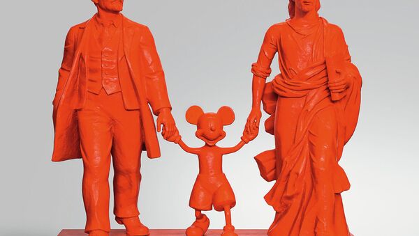 Hero, Leader, God, 2014 Painted resin - Sputnik International