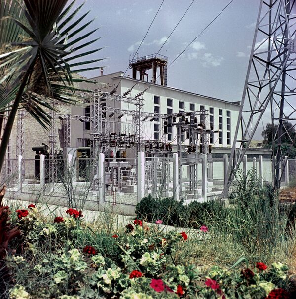 An overview of Jelalabad Hydro-electric Power Plant, built with Soviet assistance, 1969 - Sputnik International