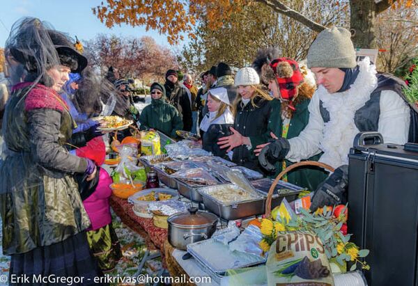 Reverend Billy describes his organization as wild anti-consumerist gospel shouters and Earth loving urban activists who have worked with communities all over the world defending community, life and imagination. Reverend Billy describes his organization as wild anti-consumerist gospel shouters and Earth loving urban activists who have worked with communities all over the world defending community, life and imagination. - Sputnik International