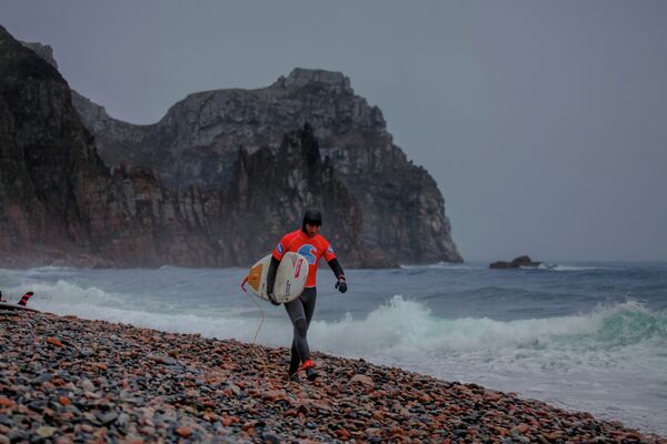 Surfing in Vladivostok, Russia Surfing in Vladivostok, Russia - Sputnik International
