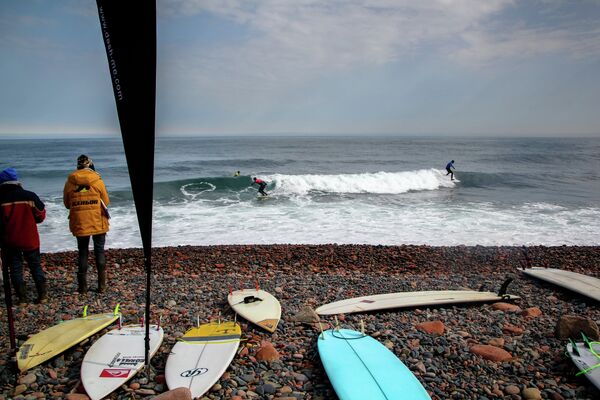 Surfing in Vladivostok, Russia Surfing in Vladivostok, Russia - Sputnik International
