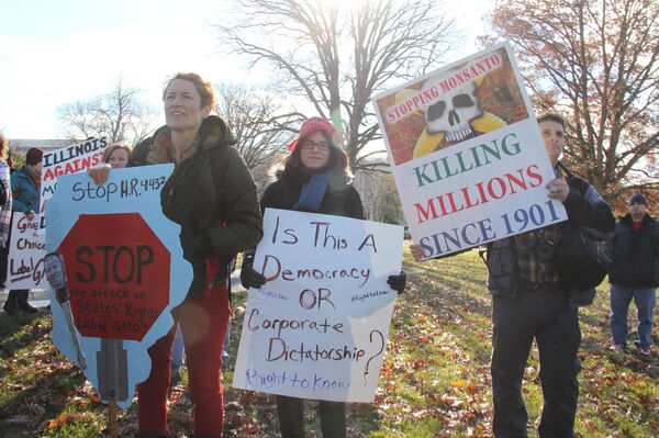 Koch Industries and Monsanto, both campaign contributors to the Congressman behind the DARK Act, and have fought state labeling initiatives around the country. Koch Industries and Monsanto, both campaign contributors to the Congressman behind the DARK Act, and have fought state labeling initiatives around the country. - Sputnik International