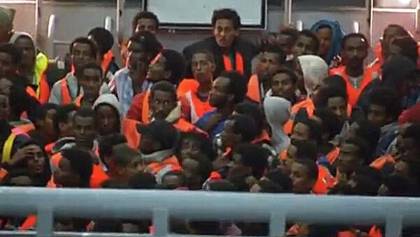 Migrants on abandoned Mediterranean boat Ezadeen - Sputnik International