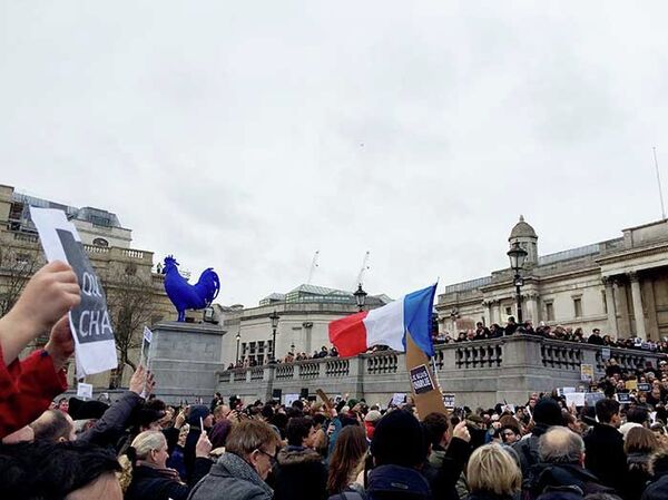 Crowds gather in London's Trafalgar Square in support of the Unity March in Paris on January 11. - Sputnik International