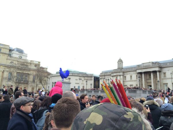 Colouring pencils being held in Trafalgar Square. - Sputnik International