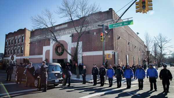 The casket of New York Police Department officer Rafael Ramos arrives to his wake at Christ Tabernacle Church. - Sputnik International