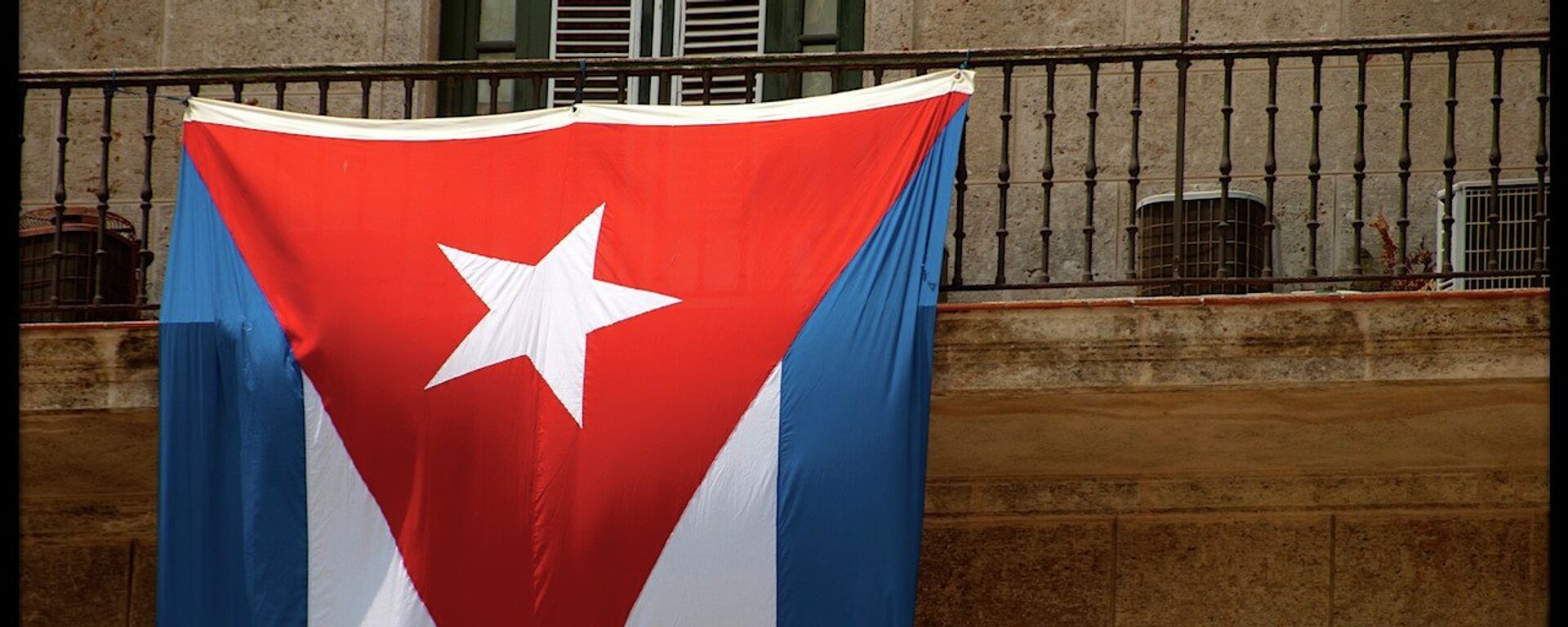 Cuban flag hanging in Havana - Sputnik International, 1920, 11.06.2025